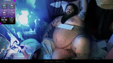 Snapshot of squeaks724 chatting on December 19, 2024, 12:24 am Your Pal Squeaks online show from December 19, 2024, 12:24 am