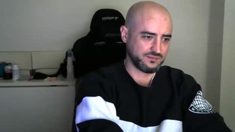 Snapshot of srtramposo chatting on December 16, 2025, 12:43 pm srtramposo online show from December 16, 2025, 12:43 pm