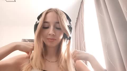 Snapshot of stacyscholle chatting on February 13, 2026, 6:09 am Mila online show from February 13, 2026, 6:09 am