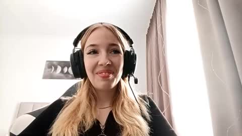 Snapshot of stacyscholle chatting on February 15, 2026, 6:10 am Mila online show from February 15, 2026, 6:10 am