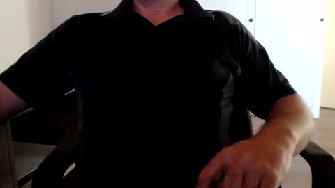 Snapshot of stefan2580 chatting on October 15, 2025, 6:57 am Stefan online show from October 15, 2025, 6:57 am