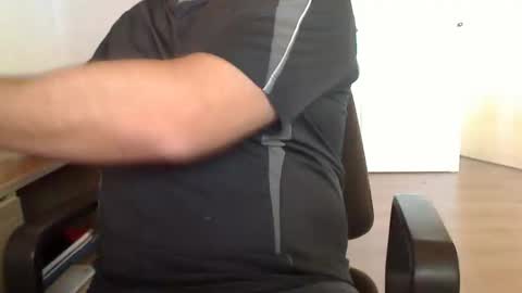 Snapshot of stefan2580 chatting on November 13, 2025, 8:24 am Stefan online show from November 13, 2025, 8:24 am