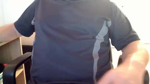 Snapshot of stefan2580 chatting on November 17, 2025, 7:36 am Stefan online show from November 17, 2025, 7:36 am