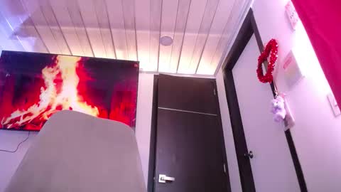 Snapshot of stefania_sandrelli_ chatting on November 17, 2025, 3:29 pm New schedule 12pm to 600pm Colombia time online show from November 17, 2025, 3:29 pm