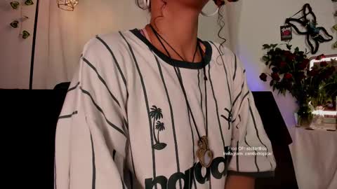 stellart_ online show from February 24, 2025, 6:38 am