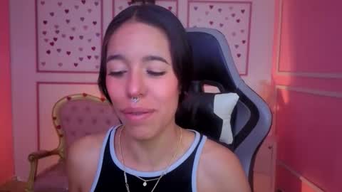 Stephania online show from January 19, 2026, 12:31 pm