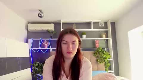 Snapshot of stephierousee chatting on February 27, 2026, 7:41 am Stephie online show from February 27, 2026, 7:41 am