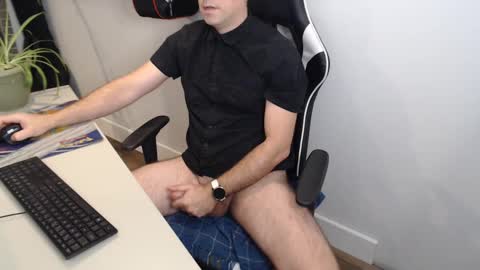 Snapshot of steve_oo8 chatting on December 19, 2024, 4:13 pm steve_oo8 online show from December 19, 2024, 4:13 pm