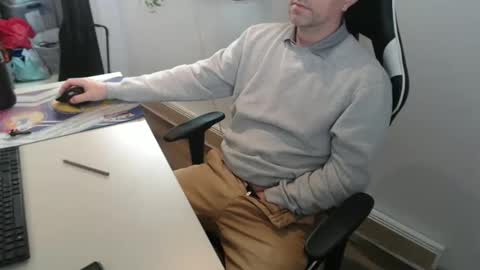 Snapshot of steve_oo8 chatting on February 25, 2025, 6:42 pm steve_oo8 online show from February 25, 2025, 6:42 pm