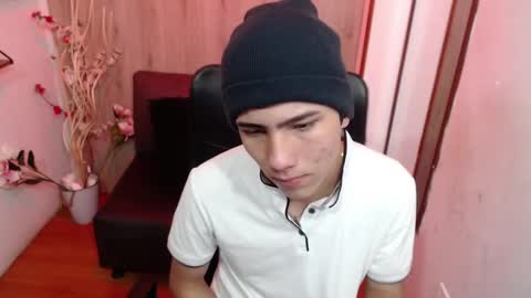 Snapshot of stich_23 chatting on February 12, 2026, 12:44 pm Stich online show from February 12, 2026, 12:44 pm