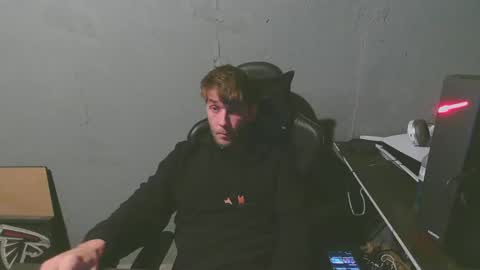 stonedpanda77 online show from December 23, 2024, 3:18 am