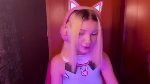 Snapshot of stuffy_ri chatting on December 2, 2024, 8:44 pm stuffy_ri online show from December 2, 2024, 8:44 pm