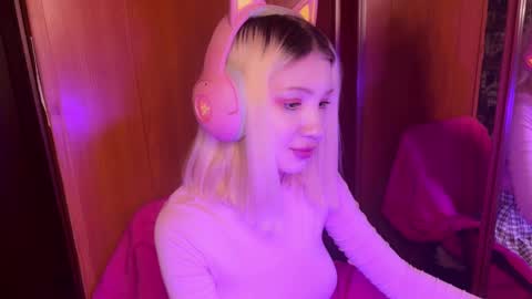 Snapshot of stuffy_ri chatting on December 5, 2024, 10:23 pm stuffy_ri online show from December 5, 2024, 10:23 pm