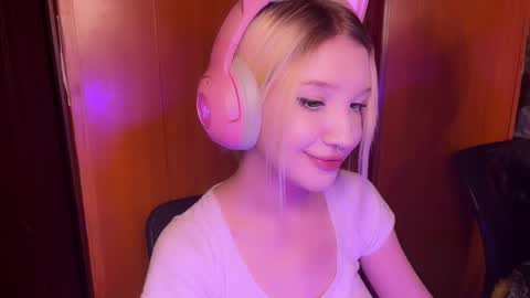 Snapshot of stuffy_ri chatting on December 8, 2024, 11:29 pm stuffy_ri online show from December 8, 2024, 11:29 pm