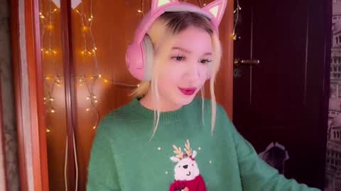 Snapshot of stuffy_ri chatting on December 17, 2024, 8:10 pm stuffy_ri online show from December 17, 2024, 8:10 pm