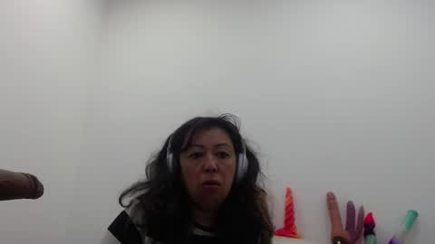 Snapshot of sucker_drool chatting on February 2, 2026, 12:26 pm Sucky online show from February 2, 2026, 12:26 pm