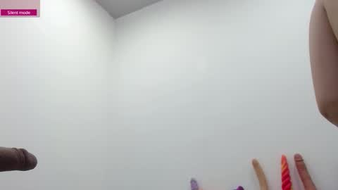 Snapshot of sucker_drool chatting on February 6, 2026, 12:19 pm Sucky online show from February 6, 2026, 12:19 pm