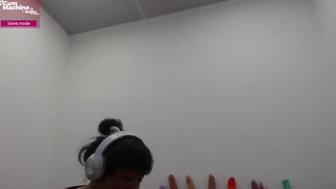 Snapshot of sucker_drool chatting on February 10, 2026, 12:20 pm Sucky online show from February 10, 2026, 12:20 pm