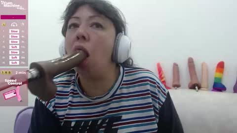 Snapshot of sucker_drool chatting on February 20, 2026, 12:16 pm Sucky online show from February 20, 2026, 12:16 pm