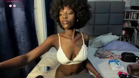 suhaila_suu online show from February 9, 2026, 11:31 pm