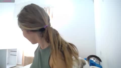 Snapshot of susanaduncann chatting on January 5, 2025, 3:23 pm Susana online show from January 5, 2025, 3:23 pm