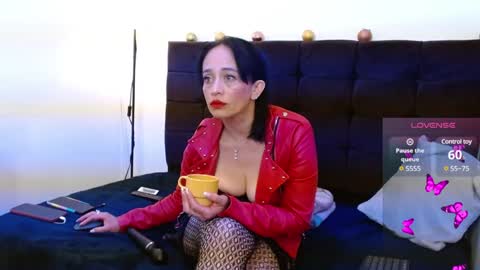 susanruggiero online show from December 13, 2024, 4:11 am