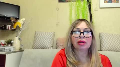 Snapshot of susiexnoreen chatting on February 24, 2026, 4:21 am SusiexNoreen online show from February 24, 2026, 4:21 am