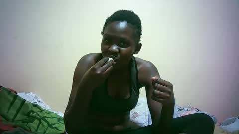 Snapshot of sweet_katrina2 chatting on March 9, 2025, 12:42 am millarn online show from March 9, 2025, 12:42 am