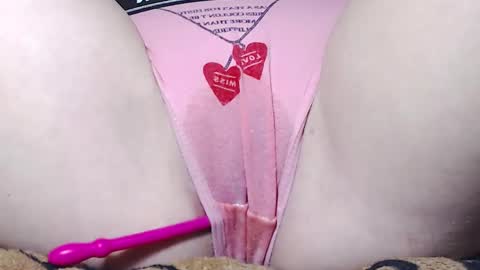 Snapshot of sweet_kitten25 chatting on February 19, 2025, 10:12 am Kitten online show from February 19, 2025, 10:12 am