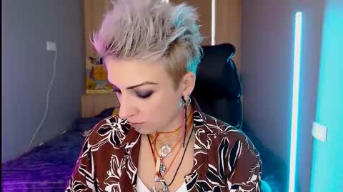 Snapshot of sweet_n_strong chatting on February 7, 2026, 12:20 pm sweet_n_strong online show from February 7, 2026, 12:20 pm