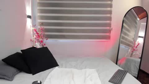 Snapshot of sweet_obsession__ chatting on September 18, 2025, 8:33 pm Sweet Obsession online show from September 18, 2025, 8:33 pm