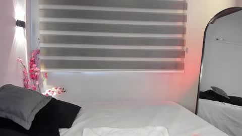 Snapshot of sweet_obsession__ chatting on October 16, 2025, 7:59 pm Sweet Obsession online show from October 16, 2025, 7:59 pm