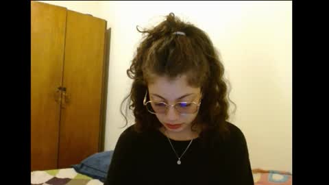 Snapshot of sweetcalm_ chatting on February 5, 2026, 4:06 am sweetcalm_ online show from February 5, 2026, 4:06 am