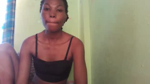 Snapshot of sweetcandy910 chatting on November 3, 2025, 2:40 pm sweetcandy910 online show from November 3, 2025, 2:40 pm