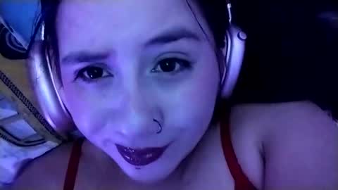 Snapshot of sweetie__annie chatting on February 4, 2025, 5:10 am Ana Mara i cant Make noise My family is here online show from February 4, 2025, 5:10 am