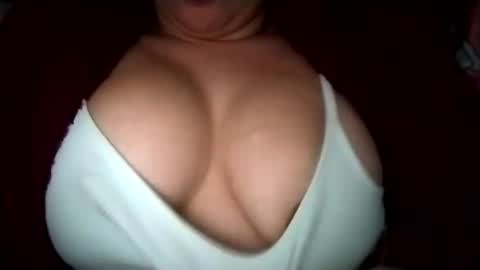 Snapshot of sweetie__annie chatting on February 18, 2025, 4:58 am Ana Mara i cant Make noise My family is here online show from February 18, 2025, 4:58 am