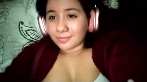 Snapshot of sweetie__annie chatting on February 19, 2025, 6:44 am Ana Mara i cant Make noise My family is here online show from February 19, 2025, 6:44 am