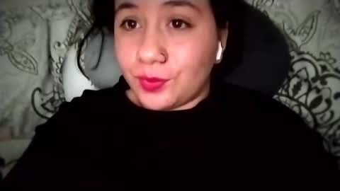 Snapshot of sweetie__annie chatting on February 23, 2025, 4:28 am Ana Mara i cant Make noise My family is here online show from February 23, 2025, 4:28 am