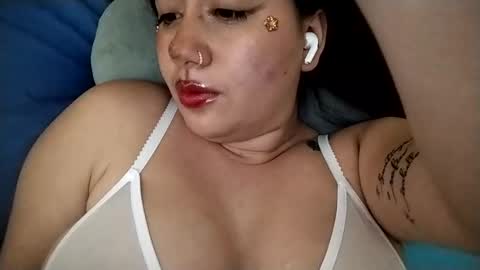 Snapshot of sweetie__annie chatting on October 29, 2025, 6:04 am Ana Mara i cant Make noise My family is here online show from October 29, 2025, 6:04 am