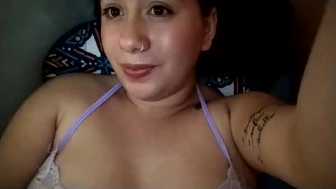 Snapshot of sweetie__annie chatting on January 16, 2026, 5:11 am Ana Mara i cant Make noise My family is here online show from January 16, 2026, 5:11 am