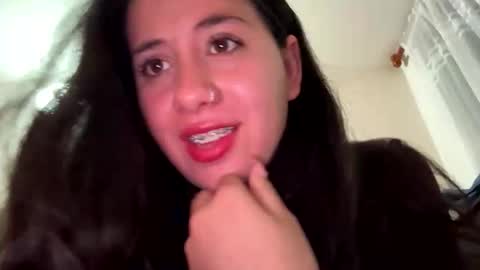 Snapshot of sweetie__annie chatting on March 4, 2026, 3:34 am Ana Mara i cant Make noise My family is here online show from March 4, 2026, 3:34 am
