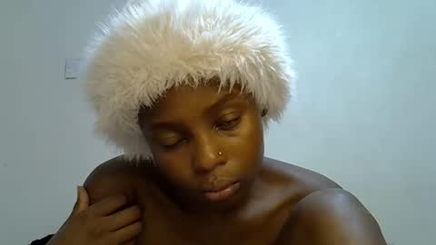 Snapshot of sweetrall chatting on February 5, 2026, 8:13 pm Lilly online show from February 5, 2026, 8:13 pm