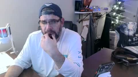 Snapshot of taintnuzzler_13 chatting on December 2, 2024, 3:15 am TaintNuzzler online show from December 2, 2024, 3:15 am