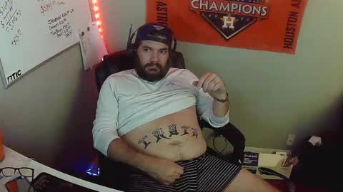 Snapshot of taintnuzzler_13 chatting on February 13, 2025, 6:20 am TaintNuzzler online show from February 13, 2025, 6:20 am