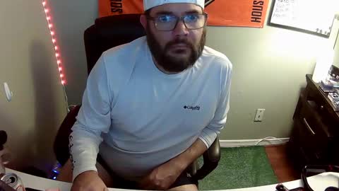 Snapshot of taintnuzzler_13 chatting on September 14, 2025, 11:26 pm TaintNuzzler online show from September 14, 2025, 11:26 pm