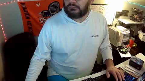 Snapshot of taintnuzzler_13 chatting on October 19, 2025, 9:32 am TaintNuzzler online show from October 19, 2025, 9:32 am