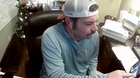 Snapshot of taintnuzzler_13 chatting on November 25, 2025, 12:16 pm TaintNuzzler online show from November 25, 2025, 12:16 pm