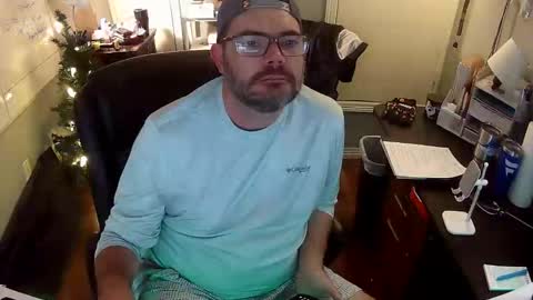 Snapshot of taintnuzzler_13 chatting on December 13, 2025, 11:54 pm TaintNuzzler online show from December 13, 2025, 11:54 pm