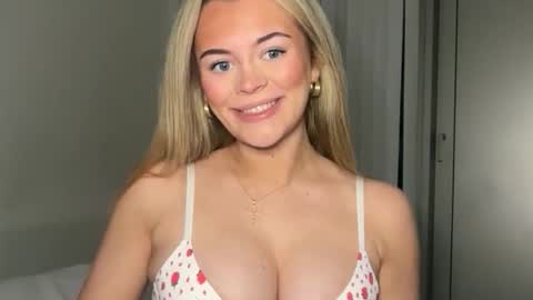 Snapshot of taliavaine chatting on February 19, 2026, 6:59 pm Talia online show from February 19, 2026, 6:59 pm