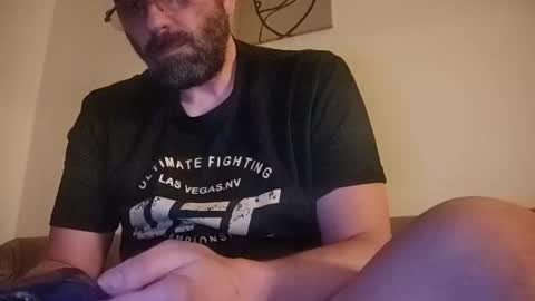 Snapshot of tallboy77eu chatting on February 24, 2025, 6:04 pm Aligator online show from February 24, 2025, 6:04 pm